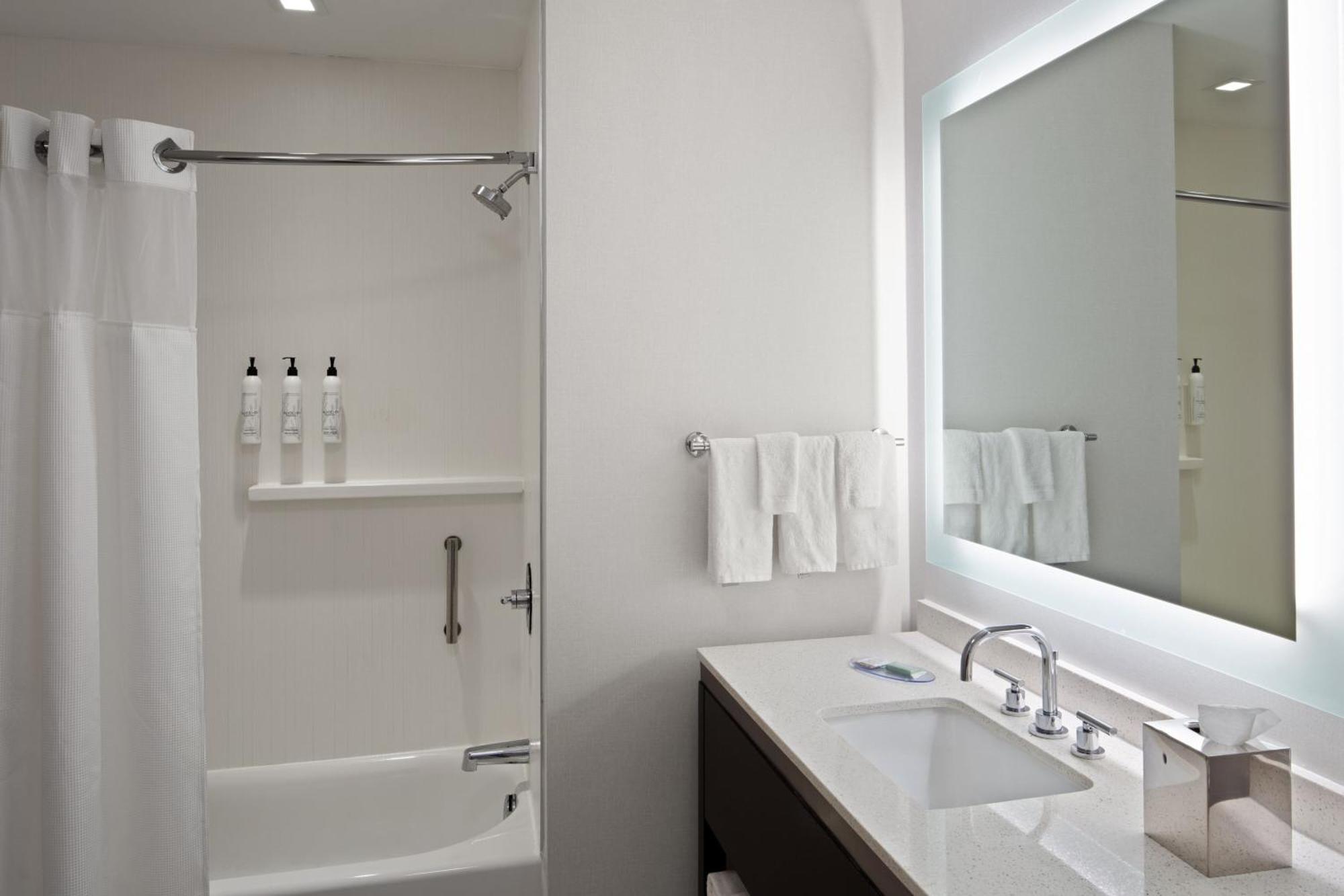 Towneplace Suites By Marriott Boston Logan Airport/Chelsea Exteriör bild